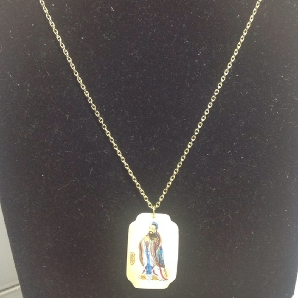 Unique Hand Painted Confucius Shell Necklace
